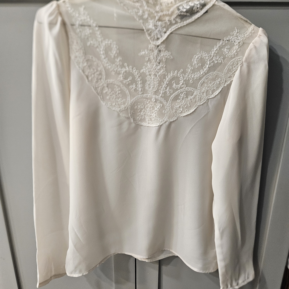 Elegant Vintage 1980's Lace Women's Top in Cream Petite Small
